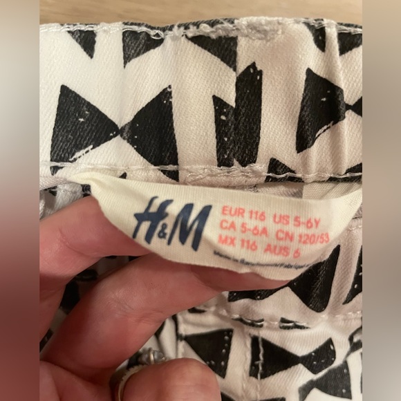 H&M girls’ pants, two pairs. - Picture 2 of 7